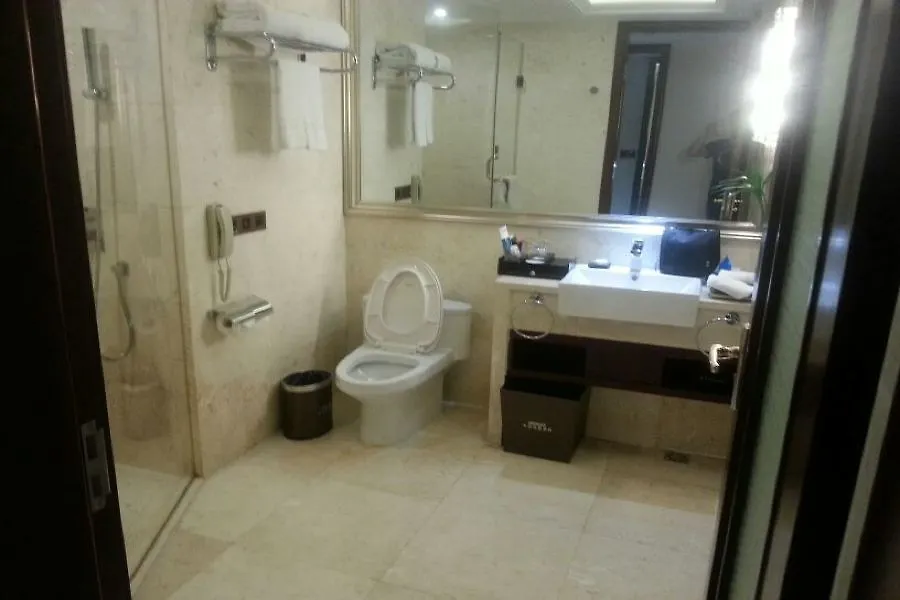 Zhongle Baihua Hotel Hszinjang 5*,  Kína