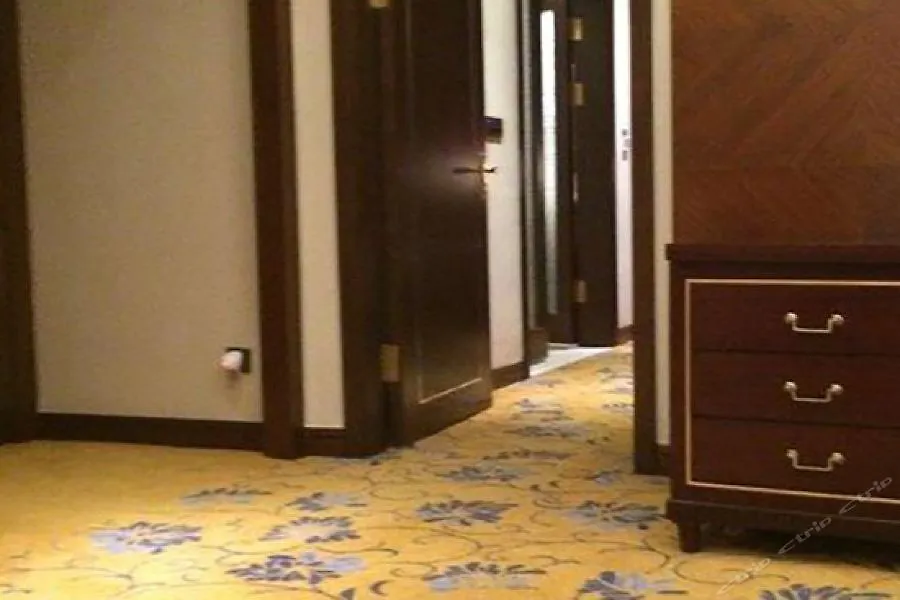 Zhongle Baihua Hotel Hszinjang
