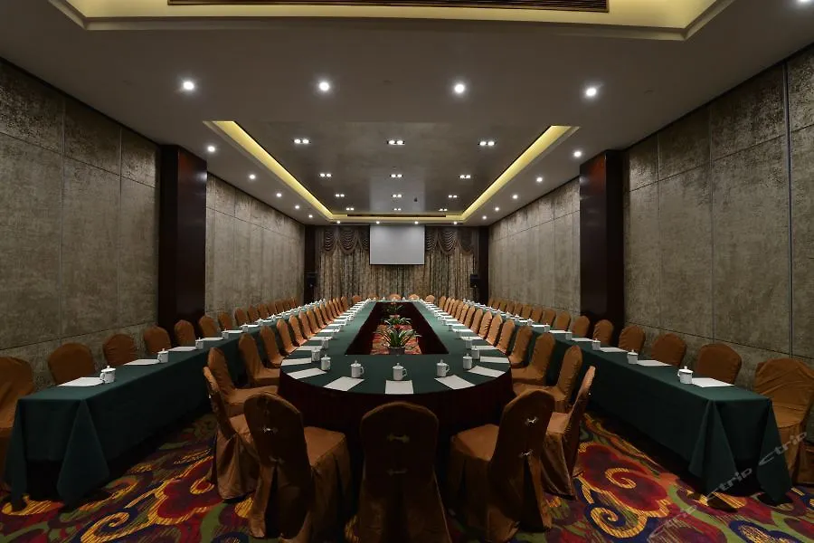 Zhongle Baihua Hotel Hszinjang 5*,  Kína